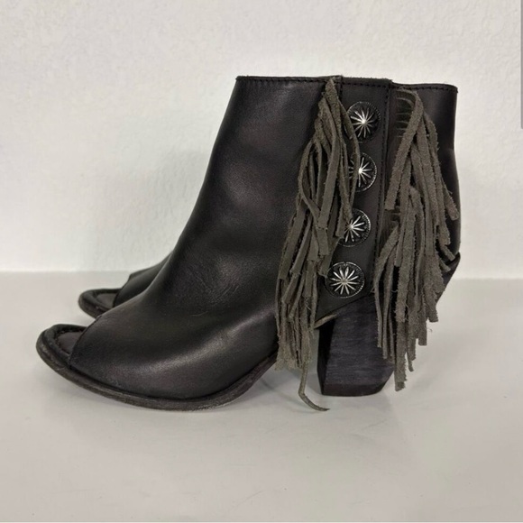 Liberty Black Black Leather Conga Peep Toe Button & Fringe Side Heeled Booties S